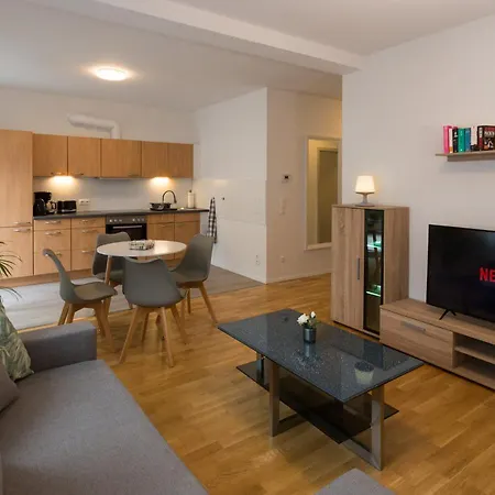 Ganz Nah Am Foerderturm Zeche Zollverein *